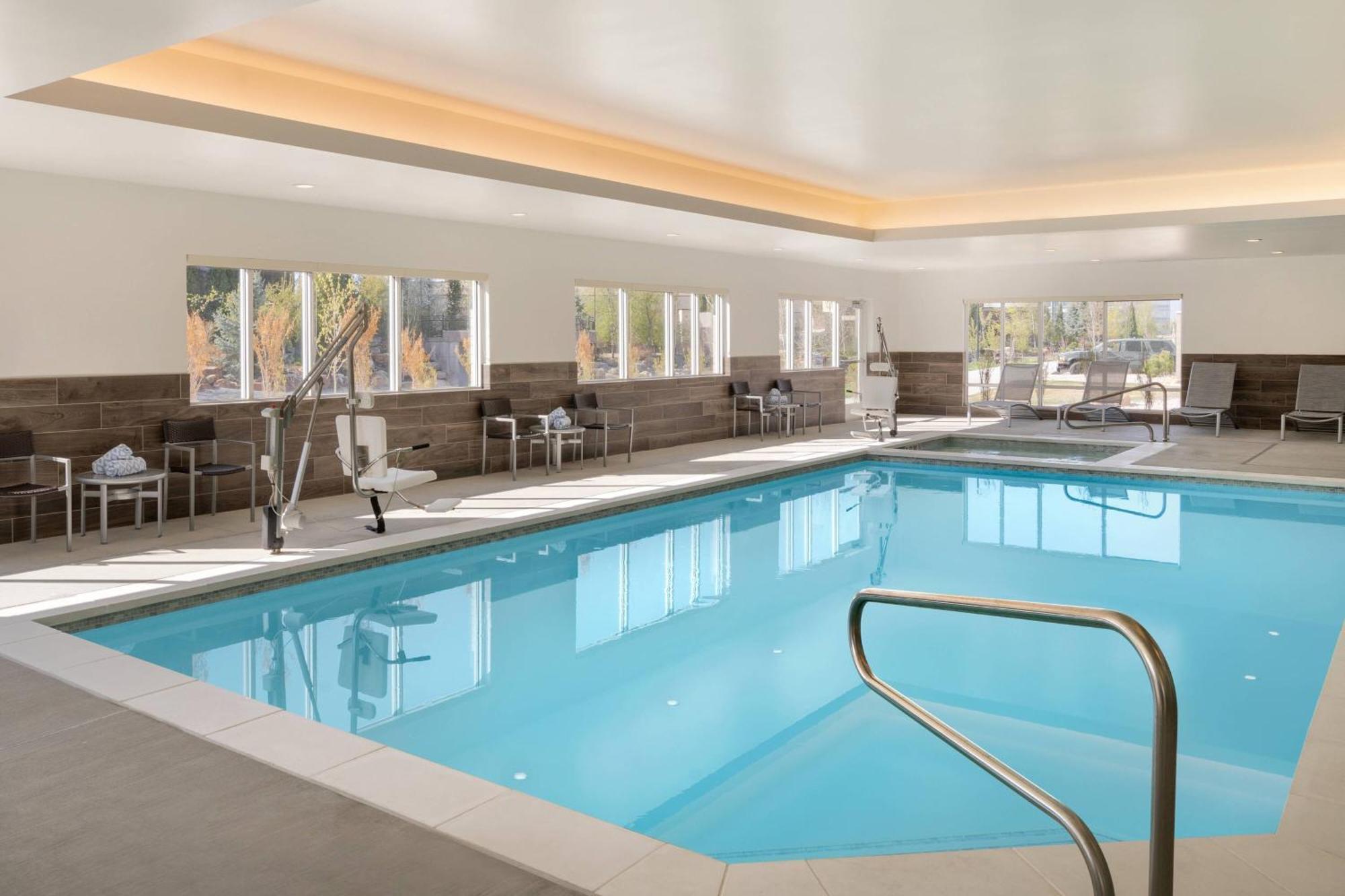 Towneplace Suites By Marriott Logan Exterior photo