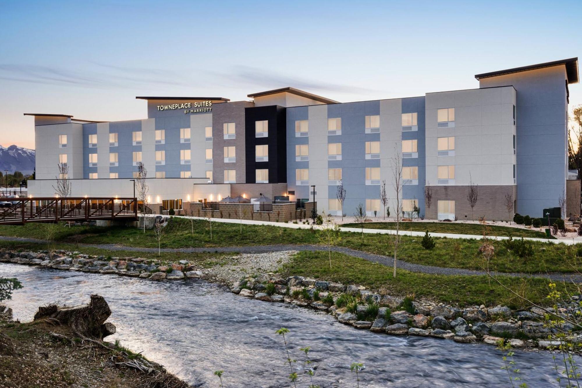 Towneplace Suites By Marriott Logan Exterior photo